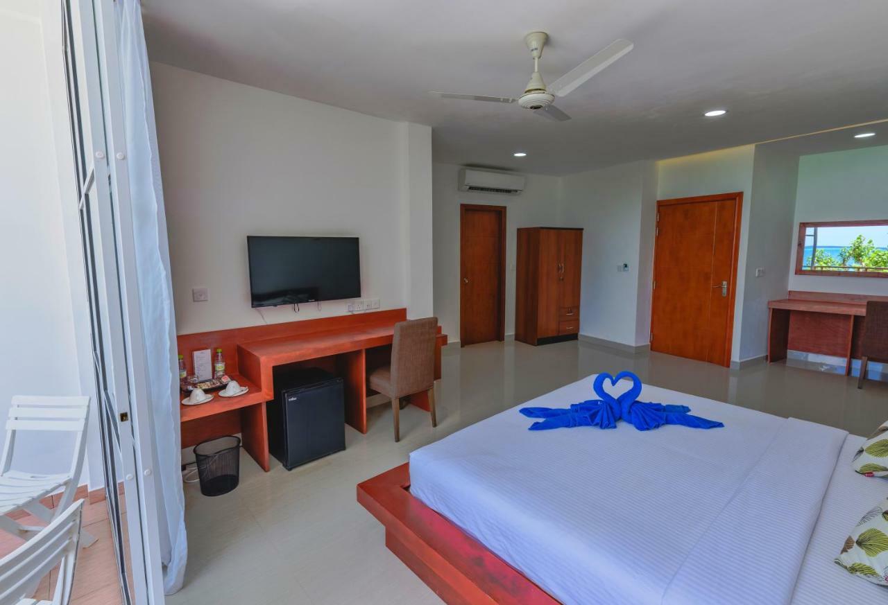 Athiri Beach Maldives Dhigurah  Extérieur photo